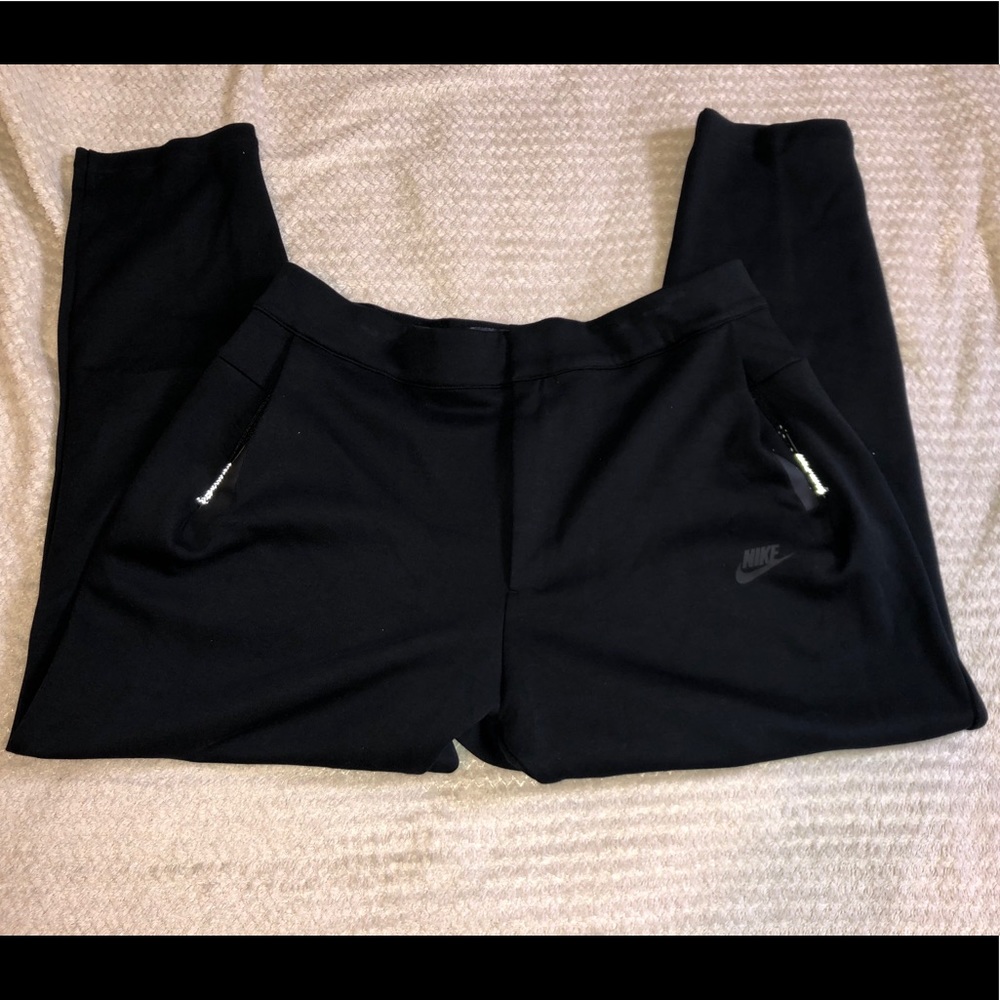Nike lab tech fleece tapered joggers